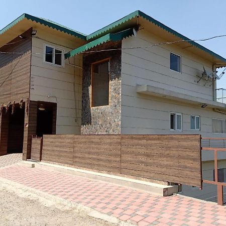 Pine Peak Villa Kasauli Exterior photo
