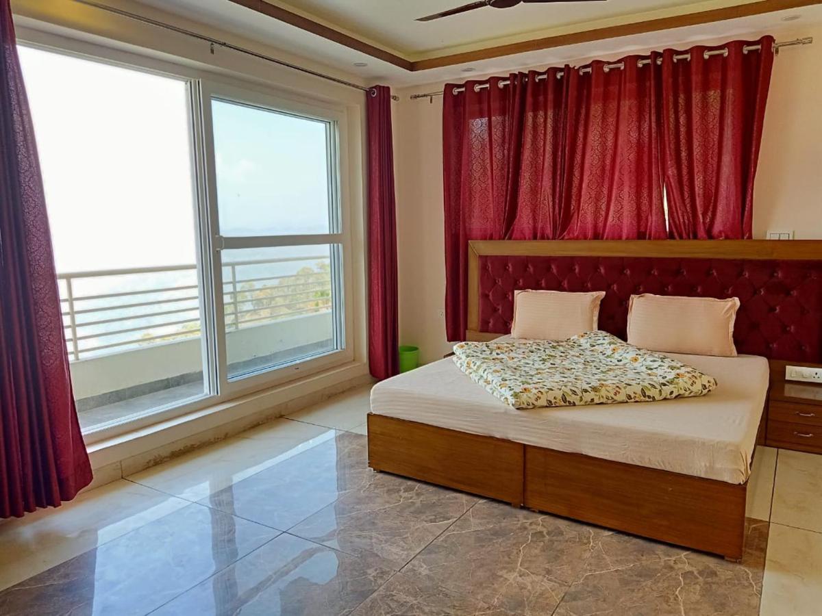 Pine Peak Villa Kasauli Exterior photo