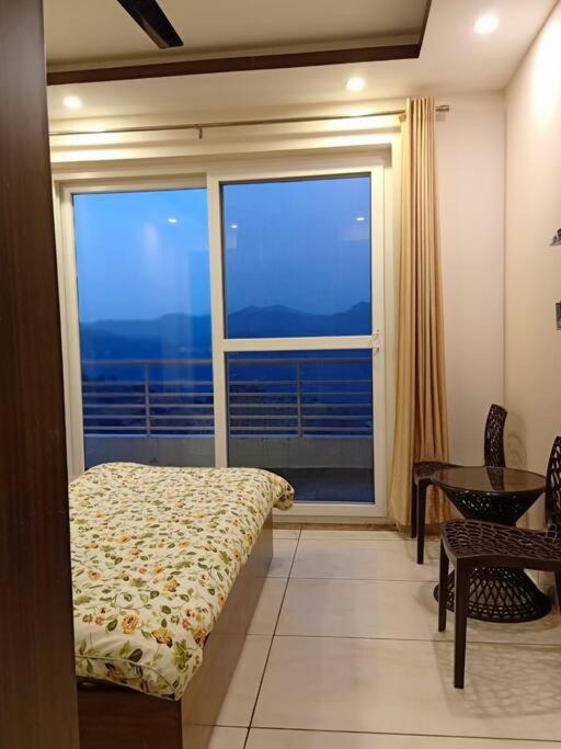 Pine Peak Villa Kasauli Exterior photo