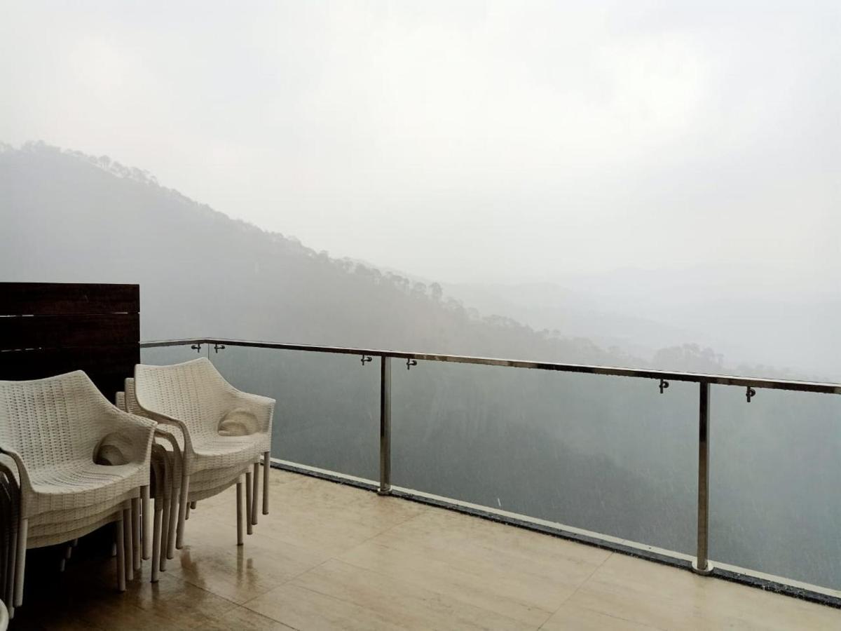 Pine Peak Villa Kasauli Exterior photo