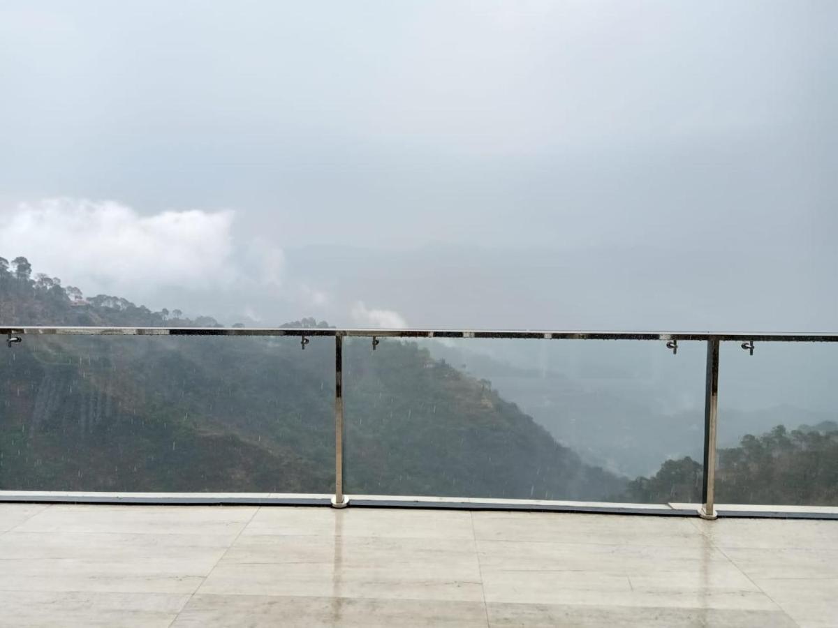 Pine Peak Villa Kasauli Exterior photo
